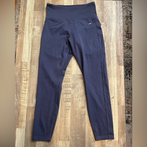 EUC Marika Workout Leggings - Picture 3 of 7